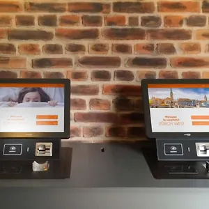 2* 호텔 Easyhotel Centre